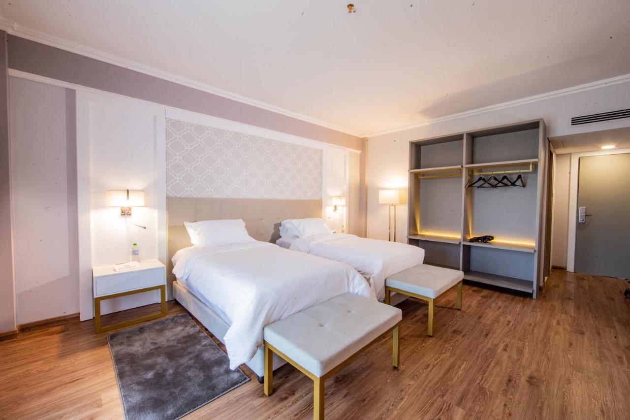 Bisinii Boutique Hotel Ciudad del Este Exteriör bild